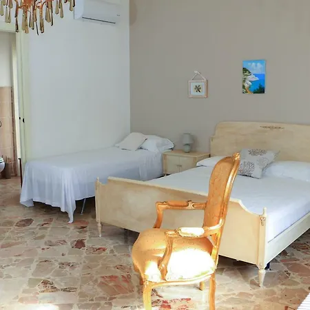 A Casa Di Amelie بيت ضيافة *